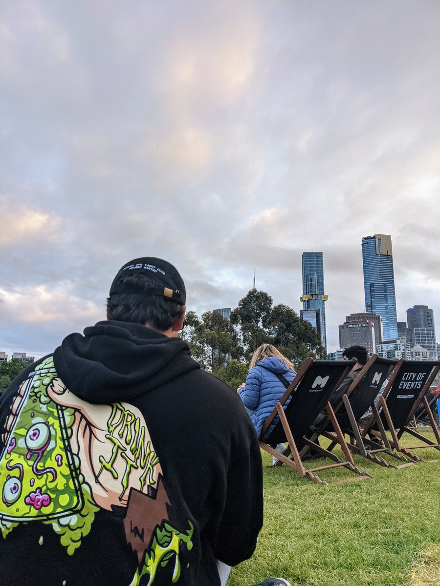 serJanitor's tweet photo. Wild ape touching grass at the night noodle markets. 

 @BoredApeYC 
#mayc #nft https://t.co/NmEFX5IRjA