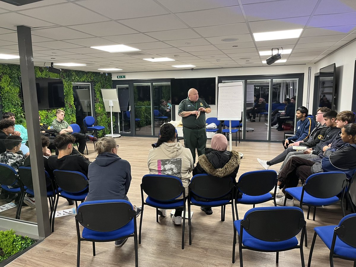 CATCH Leeds (@catchleeds) on Twitter photo 1/2) Session 3 of our #PublicService #Pathfinders programme with partners in the <a href="/LLAlliance/">Leeds Learning Alliance</a> and <a href="/WestYorksPolice/">West Yorkshire Police</a> <a href="/WYFRS/">West Yorkshire Fire and Rescue Service</a> <a href="/YorksAmbulance/">Yorkshire Ambulance</a> <a href="/RoyalNavy/">Royal Navy</a> <a href="/RoyalAirForce/">Royal Air Force</a> - this session consisted of #FirstAid #BleedControl #CasualtyCare #CriticalIncidentResponse 1/2) Session 3 of our #PublicService #Pathfinders programme with partners in the <a href="/LLAlliance/">Leeds Learning Alliance</a> and <a href="/WestYorksPolice/">West Yorkshire Police</a> <a href="/WYFRS/">West Yorkshire Fire and Rescue Service</a> <a href="/YorksAmbulance/">Yorkshire Ambulance</a> <a href="/RoyalNavy/">Royal Navy</a> <a href="/RoyalAirForce/">Royal Air Force</a> - this session consisted of #FirstAid #BleedControl #CasualtyCare #CriticalIncidentResponse