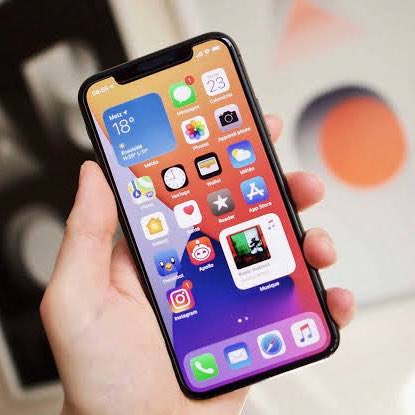 choquei's tweet photo. 🚨MUNDO: Mulher recupera Iphone ainda funcionando 460 dias após perdê-lo no mar. https://t.co/qK6ictRKVe