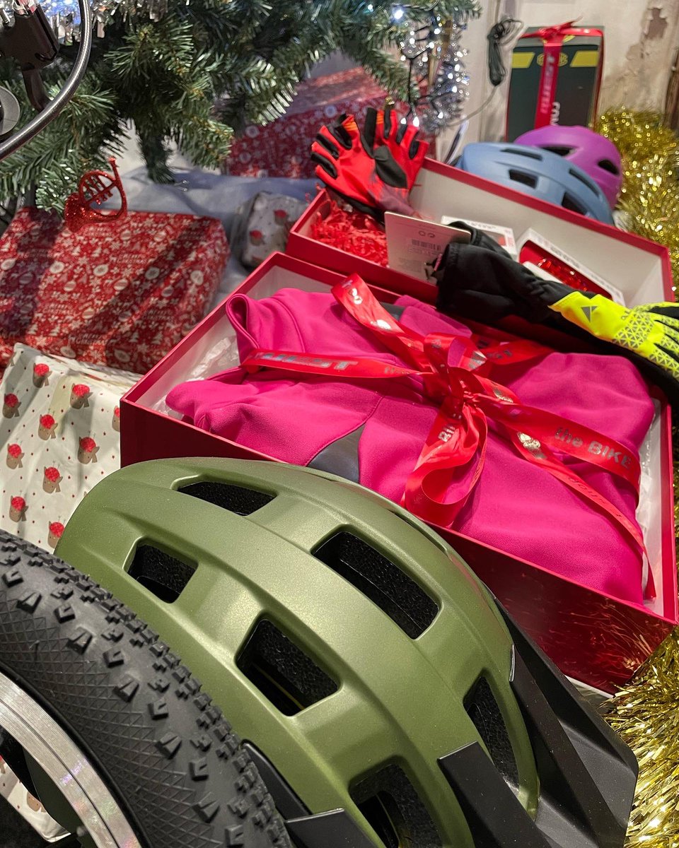 Questbikes's tweet photo. It’s just 4 weeks until Christmas! Now is the time to think pressies! Reserve your bikes in store for Xmas collection. 🎄🚲🎄🚲 https://t.co/dWSlGpKL2S