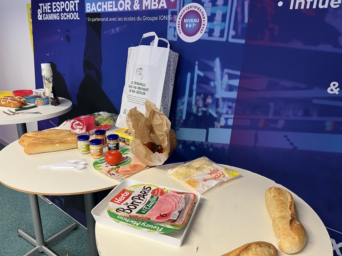 Vous aimez les émissions de cuisine ? On vous présente Top Sandwich 🥪

Comme Top Chef, mais pour une question budgétaire et de manque de chefs étoilés, ce sont des sandwichs. 

Le meilleur maître sandwich remportera le titre de "hmm, c'est vraiment très bon" ! #SIDACTIONXP