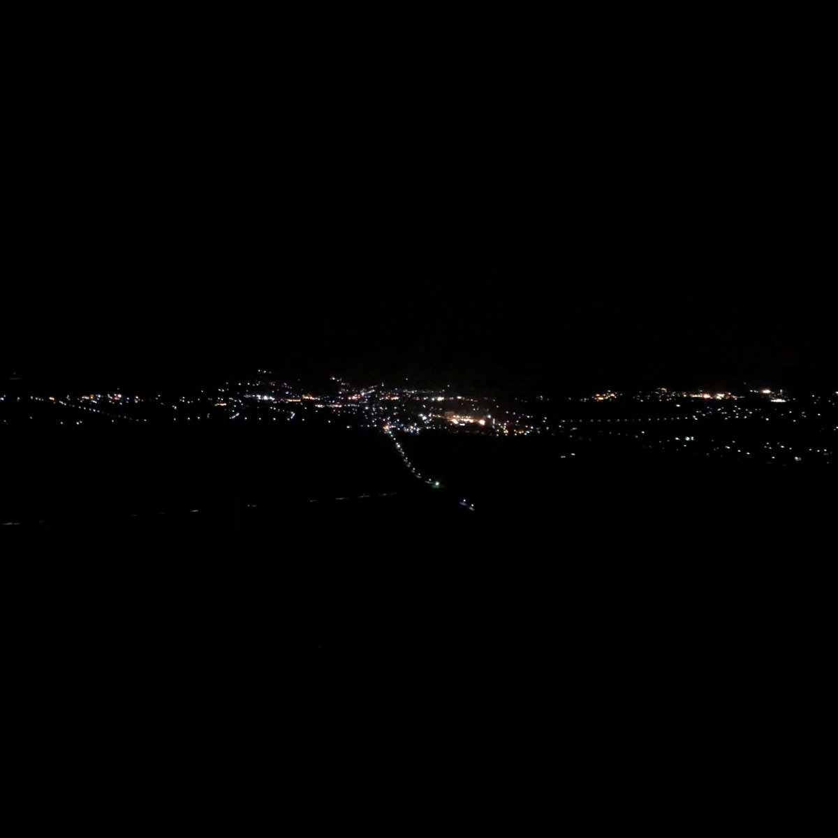 soshiro0917's tweet photo. 第一回地球感謝登山(久住山)
夜景も星空も雲海も見れて良かった。 https://t.co/n0gLjFIj5j