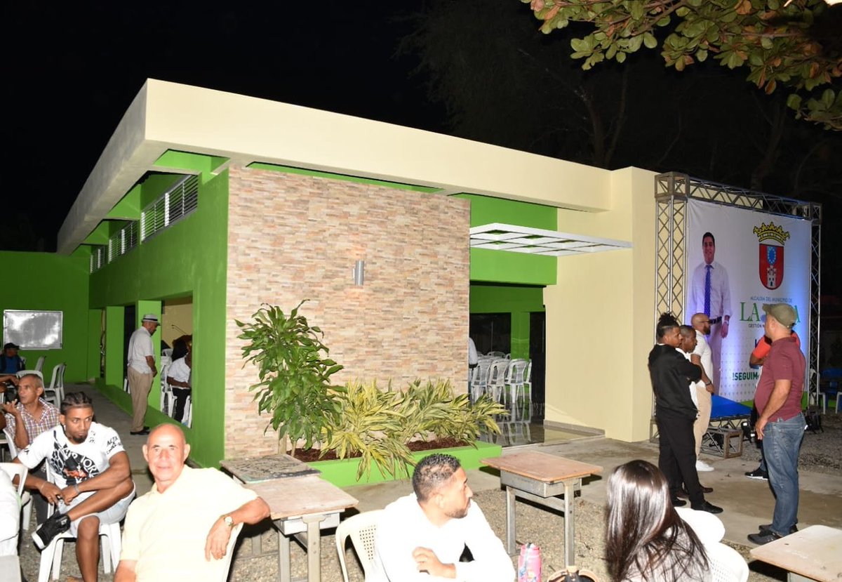 AlcaldiadeLV's tweet photo. El Alcalde Kelvin Cruz dejó formalmente inaugurado el moderno Club Comunitario de Las Maras.

Una obra construida a través del Presupuesto Participativo Municipal del Ayuntamiento de La Vega. https://t.co/jBEMTjfa7e