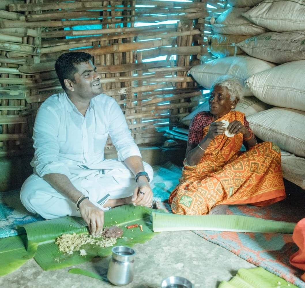 NRAJESH3's tweet photo. அந்த சிரிப்பு 🥰😍😘 https://t.co/K12q1oE2No