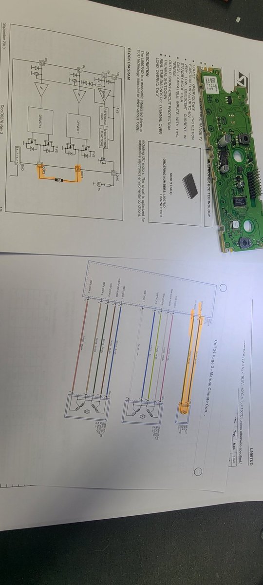 Checking that all controls are a go. 2017 Ford Focus blend door control