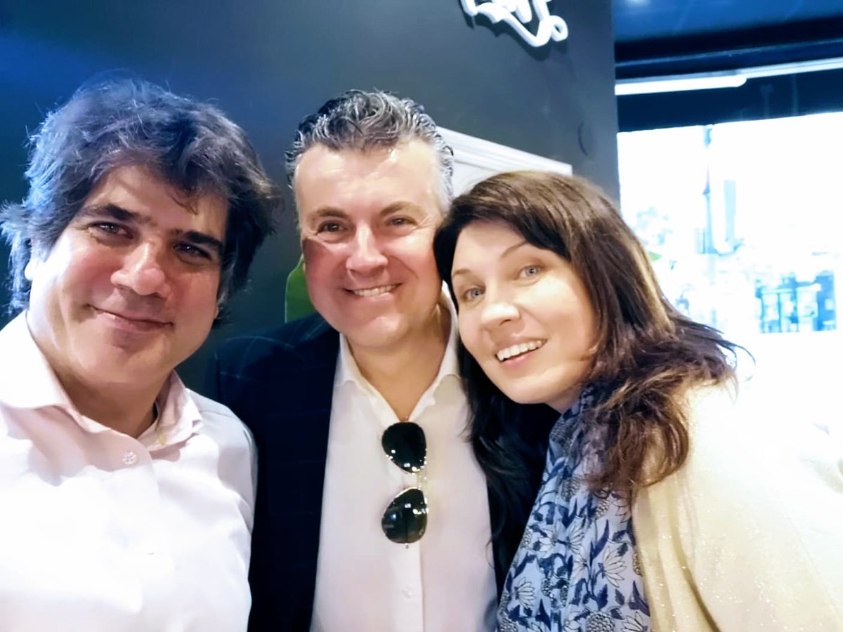 MarinaRebeka's tweet image. Look who we recently met - the one and only Ramon Gener, creator and director of famous TV-series "This is Opera" 😍

#ThisisOpera #Operasinger #PrimaClassic #makinghistorytogether