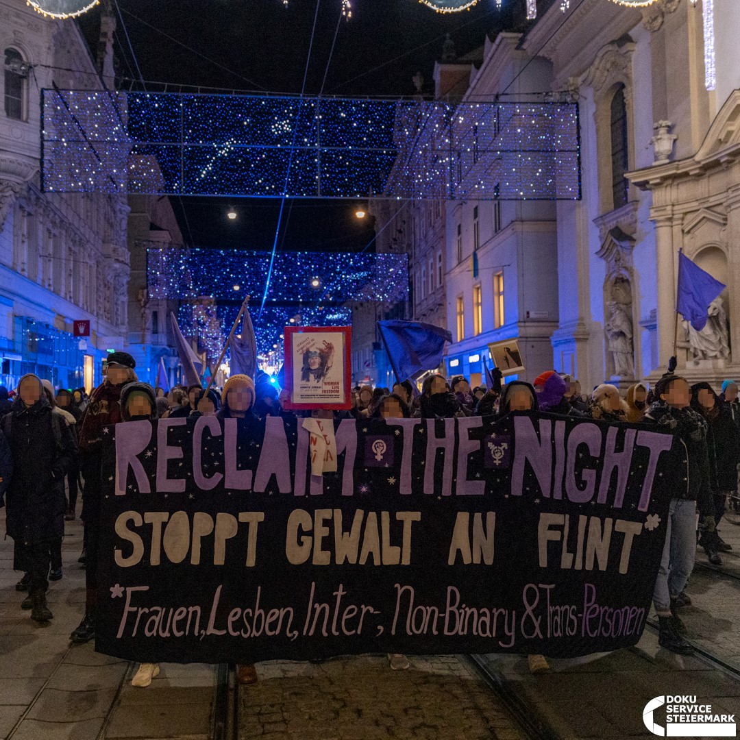 DokuServiceStmk's tweet photo. Am Freitag 25.11. fand in #Graz eine Demonstration anlässlich des „Internationalen Tages gegen Gewalt an Finta* -Personen“ statt. Finta bedeutet Frauen, Inter-, Non-binary- und Agender-Personen. (1/8) https://t.co/Fq6vuoRJo1