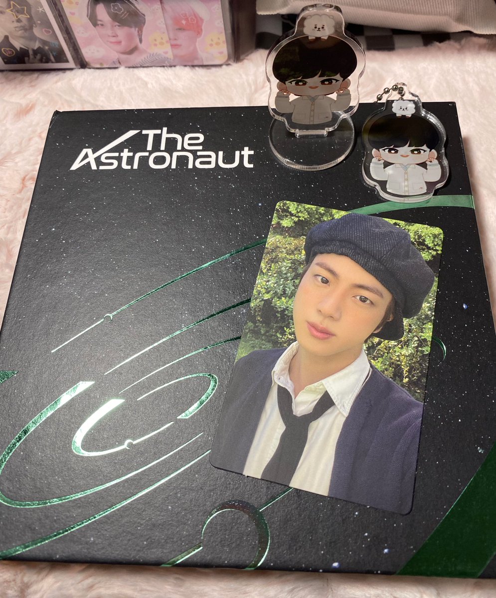 bhaeyeol97's tweet photo. ขอบคุณมากเลยค่ะ จัดส่งเร็วทันใจ💕 การ์ดได้ใบพิจินใส่หมวกน่ารักที่เล็งไว้เลยค่ะ😭👍🏻 #chada_phy https://t.co/ESyCQMBW42