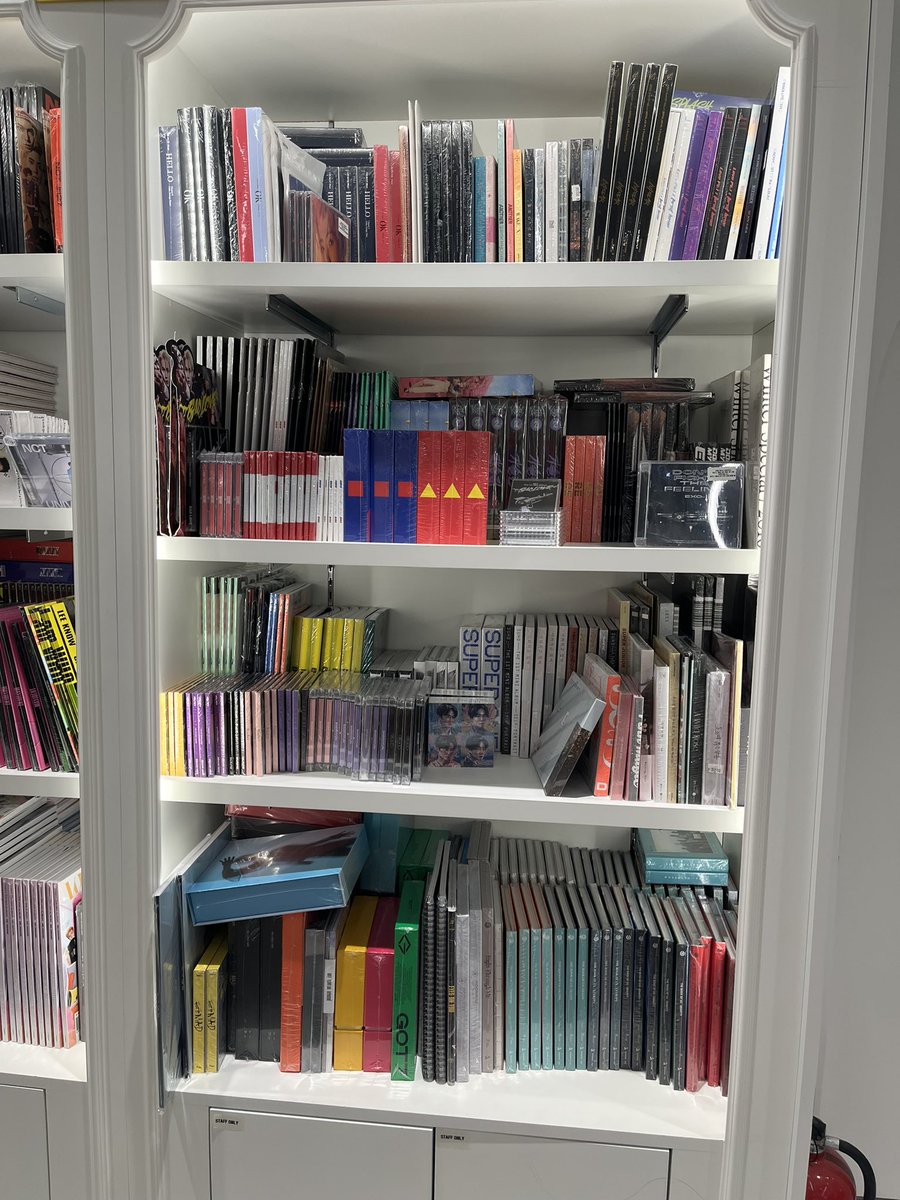 Maica415's tweet photo. Anyone who wants to pasabuy Kpop Lightsticks and Albums from Korea? with minimal pasabuy fee. FAST ETA: Dec 7 nasa Pinas na. Pay as you order.
For proof of legitimacy-search Pasabuy Chingu page
#BLACKPINKMANILA_BULACAN #BlackPink #BTSPH #NCTPH #TWICEPH #StayCPH #KPOP #KPOPPH https://t.co/tZlxn7jCMW