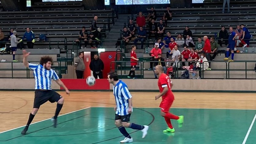 ⚽️⚽️⚽️ Gelungener Auftakt der ID-Hallensaison ⚽️⚽️⚽️

In der STROMNETZ-Landesliga führt die SG Handicap mit drei Siegen in 3 Spielen. 

Die vielen knappen Ergebnisse lassen den anderen Teams aber noch gute Chancen für die 2. Saisonhälfte.

#InklusionDurchSport