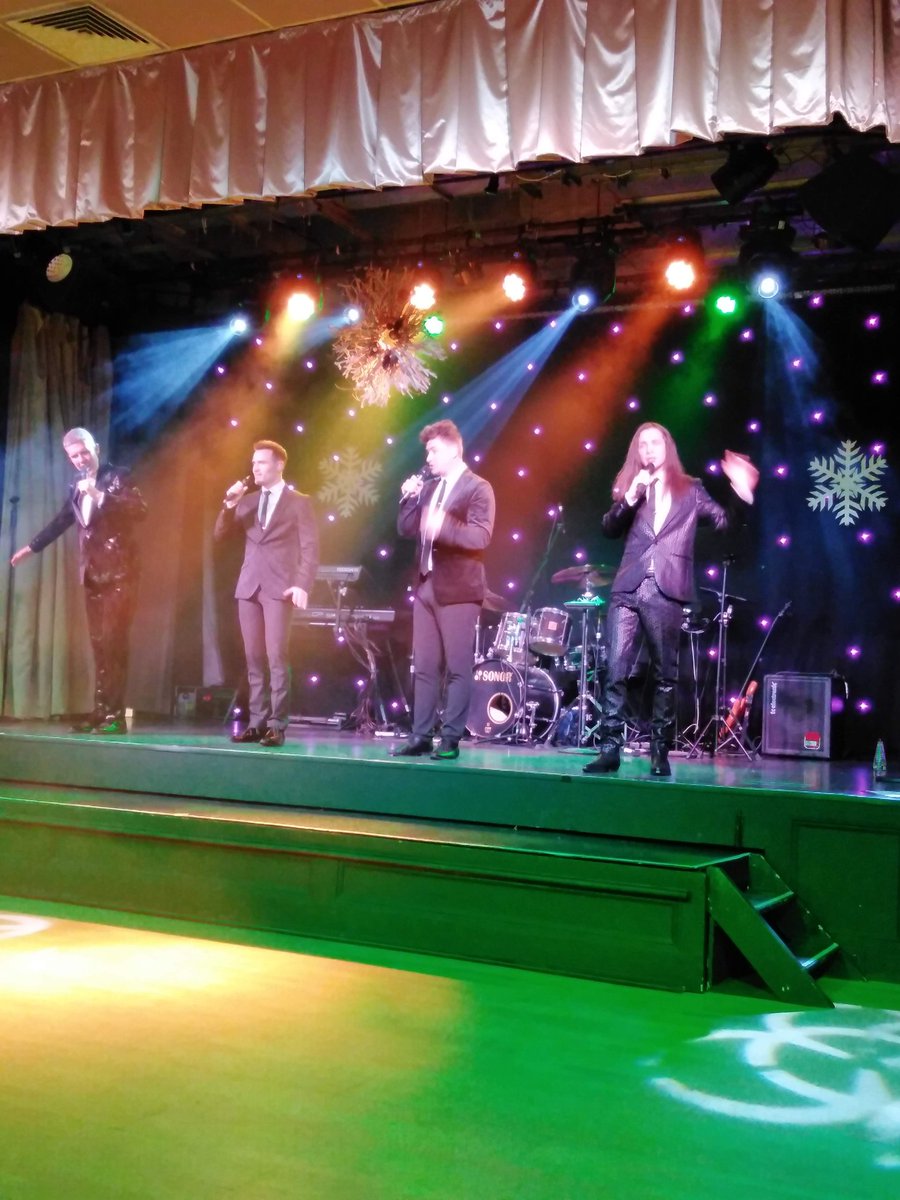 stephan19573's tweet photo. 🌹Happy #CollabroSunday 🌹
Warners, Cricket St Thomas
November 2021
Jamie, Matt, Michael and Tom
@Collabro
💗💗💗💗💗💗💗💗💗💗💗💗 https://t.co/enQrJUAUKK