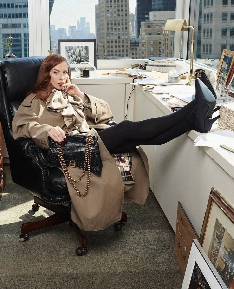A Thread On Who Is Really Behind The #Balenciaga Ads:
The Devil In Disguise: Lotta Volkova
1 65