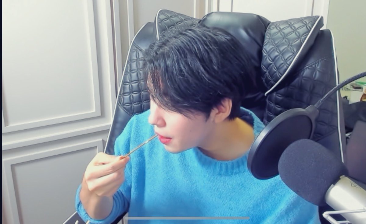 nzkez0's tweet photo. ชอบเวลาน้องกินอะ แก้มๆน่ารักจิงๆ https://t.co/xvsyyPO24n