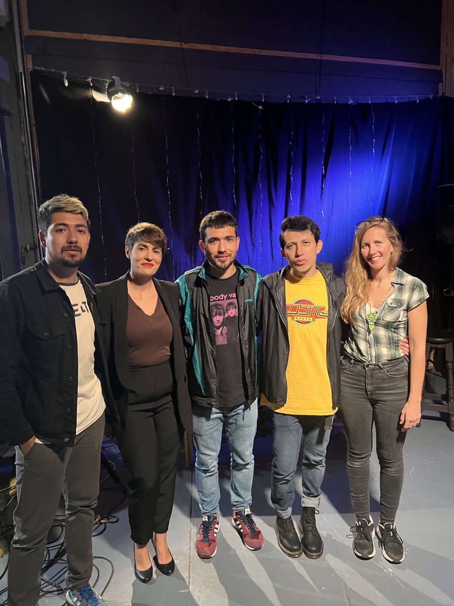 iMeMiNe's tweet photo. ¡Qué majos son los ACTY! De la entrevista con ellos saco conclusiones:

- La escena pop de Ciudad de México está dominada por las chicas 👩‍🎤
- No comen croquetas
- Montar una banda con tus hermanos es trending topic en el #OpenOnSunday ⁦@Monkeyweek⁩
⁦@vackstagemusic⁩ https://t.co/V9Gwo9cBVp