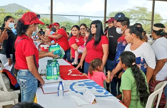 MINPIOFICIAL's tweet photo. Asimismo, se realizó una Jornada de Atención de Salud, consultas médicas, entrega de medicamentos en el marco del #1x10DelBuenGobierno #3Rnets ¡Somos Poder Originario! @anzoateguigob @NicolasMaduro @CLARAVIDALV @ViceSocialT_ve @EpocaIndigena https://t.co/oraODh7uZA