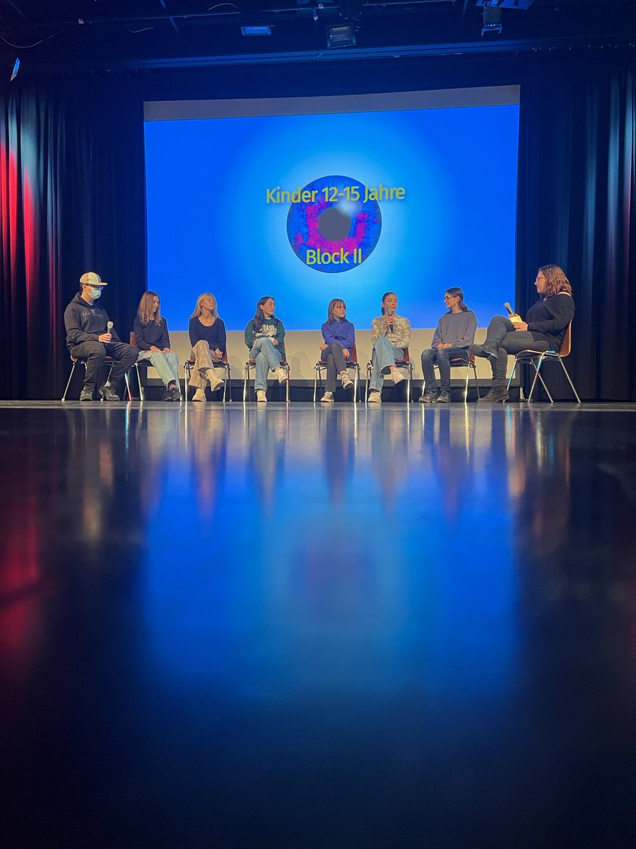 MAlpoguz's tweet photo. Kids aus Schwalbach präsentieren auf der #visionale ihren tollen Kurzfilm im Talkshow-Format. Nach knapp drei Tagen Filmfestival kann ich sagen, dass ich mal wieder begeistert bin, wie kreativ unsere Kids sind. https://t.co/xcWuFacCoP