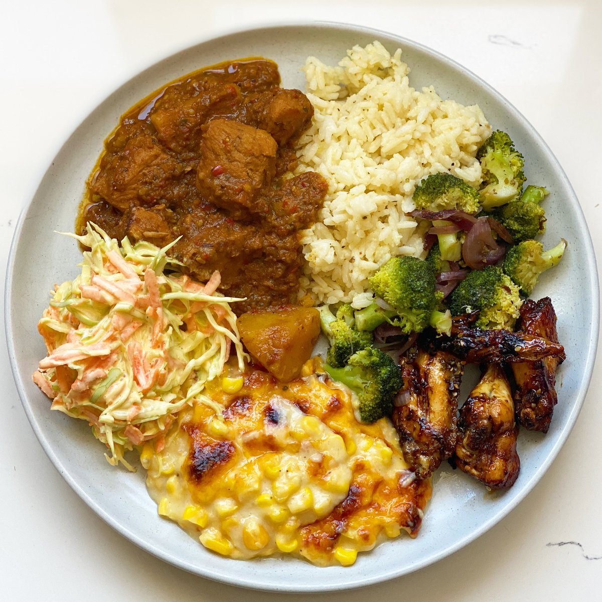 SIMPLY ZOLA SUNDAY
.
Here’s what’s on my plate…
- Pork Stew
- Buttery Rice
- Sautéed Broccoli
- Sticky Chicken Wings
- Cheesy Corn Gratin
- Coleslaw
.
.
#zolanene #simplyzolasunday #sundaylunch #simply7colours #severalcolours #food #yummy #letseat