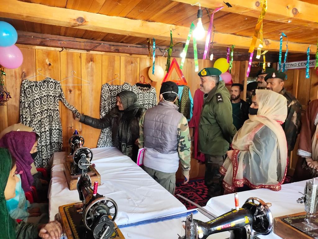 ringsardar's tweet photo. #StithingAndSkillDevelopmentCentre
#SkillDevelopment
#TrainingForEmpoewment
#SkillsDevelopmentKupwara
#CarrierDevelopment
#Dudi27nov22 https://t.co/jiA4aXjb2G