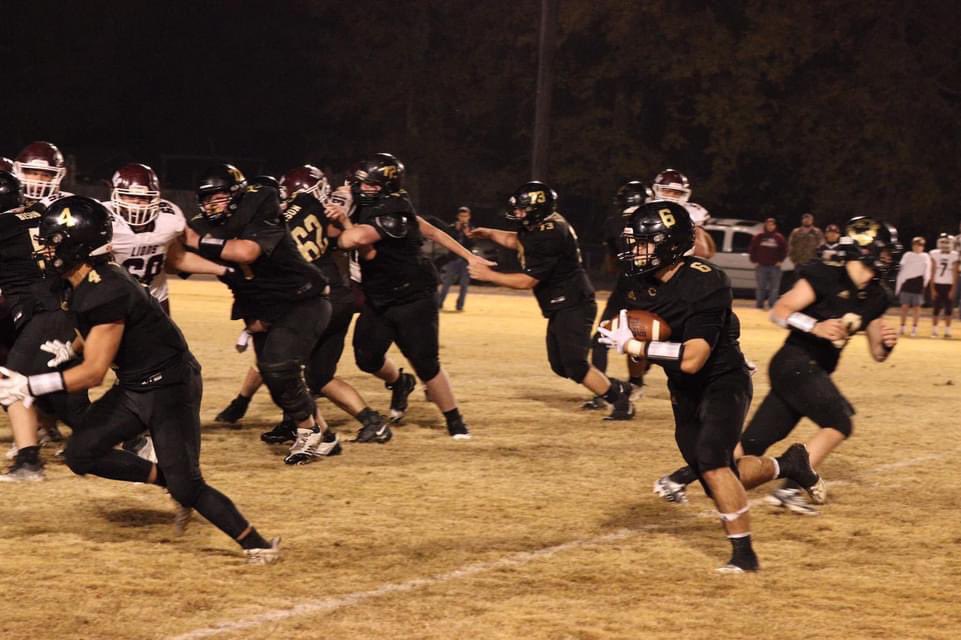 jasons_6's tweet photo. Chased this record since a freshman and finally obtained it! I’ve broken my school record for most career rushing yards with 5,961! Couldn’t have done it without my dominant offensive line! @RRainwater1037 @carlislebisonfb @PrepRedzoneAR @ArRecruitingGuy @HootensARFBall https://t.co/fvKzDKQPcX