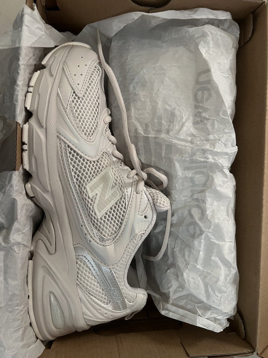 mamumoomi's tweet photo. New balance MR530AA1 unisex
✨brand new condition ✨

🪄price : 3900 รวมส่ง
🪄size 7 / 25 cm

ไม่เคยใส่เลยสักครั้งค่า ซื้อมาผิดไซส์ค่า มาจากเกาหลีเลยครส มีใบเสร็จค่า

#พรีออเดอร์เกาหลี #รับหิ้วเกาหลี #รองเท้าผ้าใบ #newbalance530 #พรีเกาหลี #พรีออเดอร์ #รับหิ้วรองเท้า #newbalance https://t.co/6ZkEytzuJa