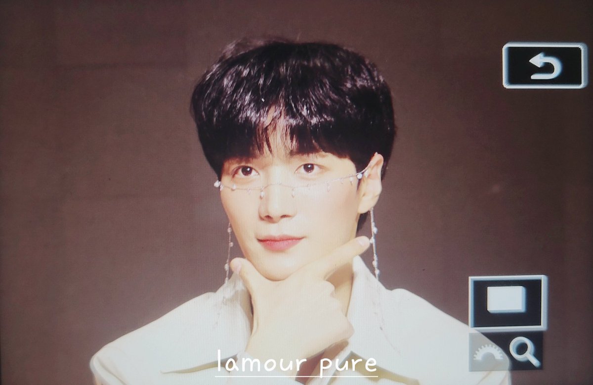 Lamour_pure's tweet photo. 221127 팬사인회
왕자님💙

#종현 #김종현 #ジョンヒョン #kimjonghyun #사랑해 https://t.co/0hB0lzxXrD