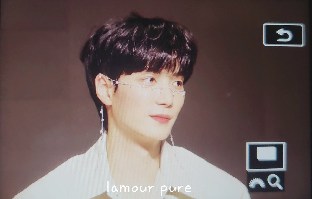 Lamour_pure's tweet photo. 221127 팬사인회
왕자님💙

#종현 #김종현 #ジョンヒョン #kimjonghyun #사랑해 https://t.co/0hB0lzxXrD