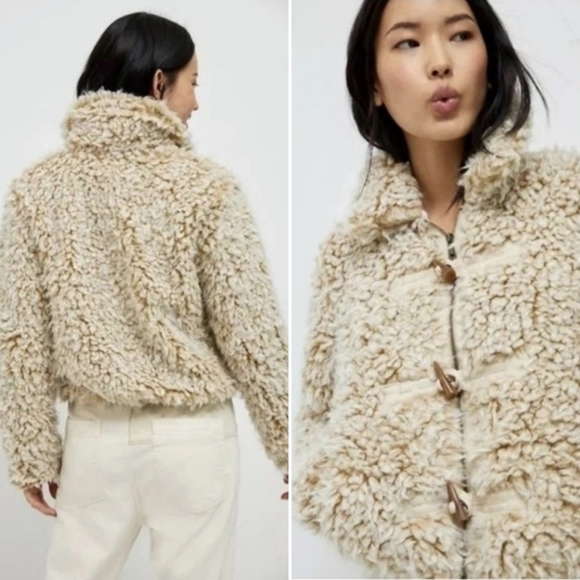 CAMPOS17's tweet photo. So good I had to share! Check out all the items I'm loving on @Poshmarkapp from @mostlymink #poshmark #fashion #style #shopmycloset #justinboots #disney #anthropologie: https://t.co/n57dOGhngR https://t.co/iKBEdFDTpy