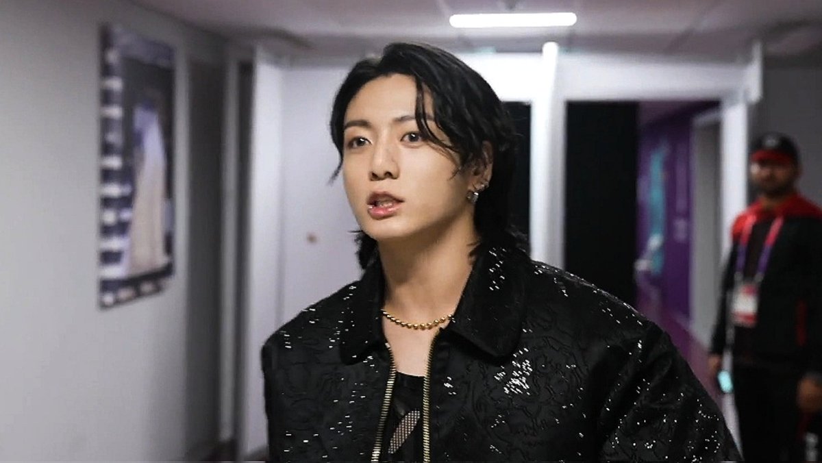 jimikoopics's tweet image. he&apos;s so cute ♡