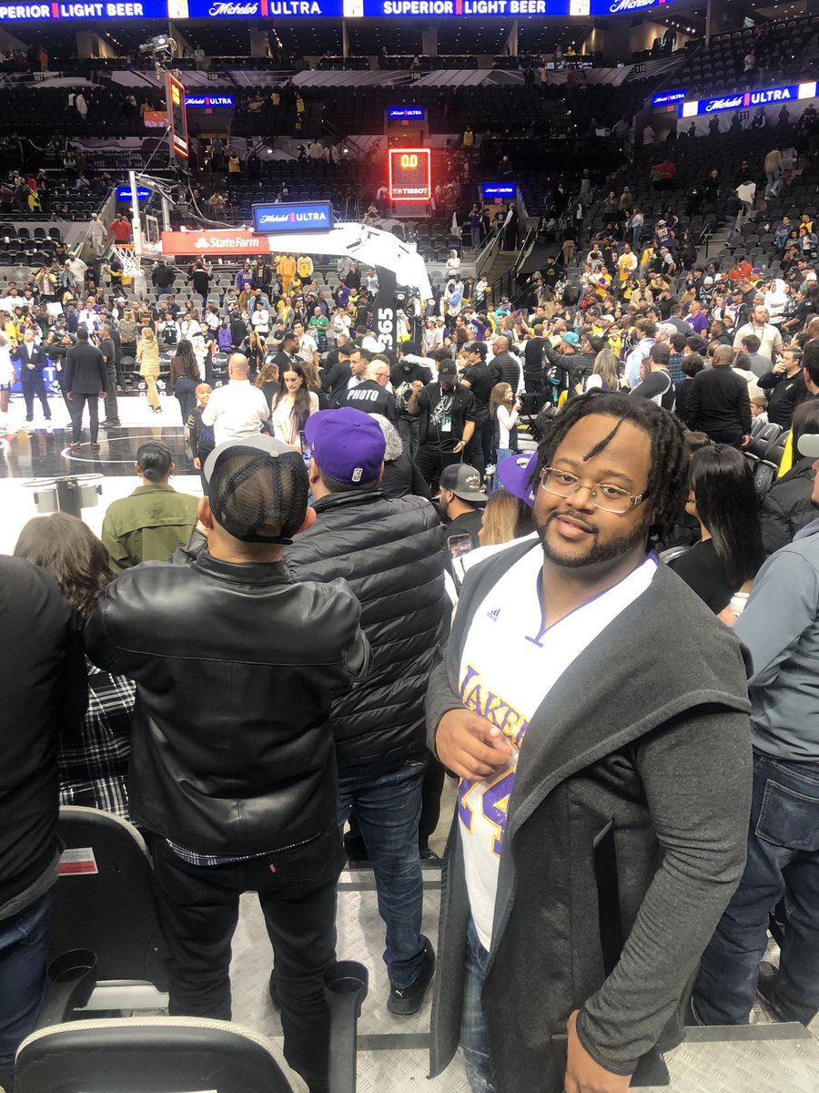 EshLovesYa's tweet photo. To experience new things with the love of my life❤️. Hope he enjoyed his final birthday gift until next year😍❤️🎊#TheDismukes #LakersWins #Spurs #SanAntonio #NBA @NBA @Lakers @LakersNation we came out and took over the Spurs arena https://t.co/b1QgmE5KUq