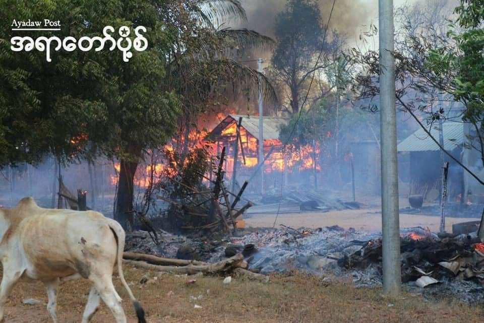 MeeMee09817589's tweet photo. It is reported that over 1200 civilian houses were burnt down until ashes and 21 residents were killed by junta soldiers in Ayartaw tsp, Sagaing division up to this month.  #ViolenceAgainstWomen #16DaysofActivism2022 #2022Nov27Coup #WhatsHappeningInMyanmar https://t.co/dtD32RC9Uh