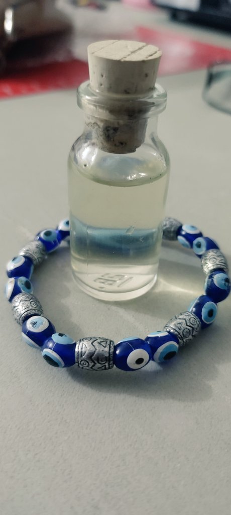 Regalitos traídos del otro lado del mundo 🙏🏻🙏🏻🙏🏻 gracias gracias gracias 😊 los recibí con mucho amor.