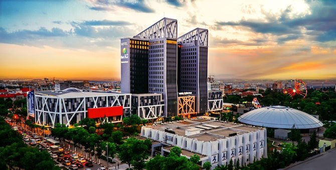 Algeria3New's tweet photo. SAVIEZ VOUS |

That the Park Mall Setif welcomed nearly 9 million visitors (without the hotel) last year with a turnover that is only increasing.

An area of ​​143,000 square meters, 130 stores, 1,400 places, Line 1 of the tramway &amp; a 5-stars hotel ! https://t.co/rrp4dcA6Gr
