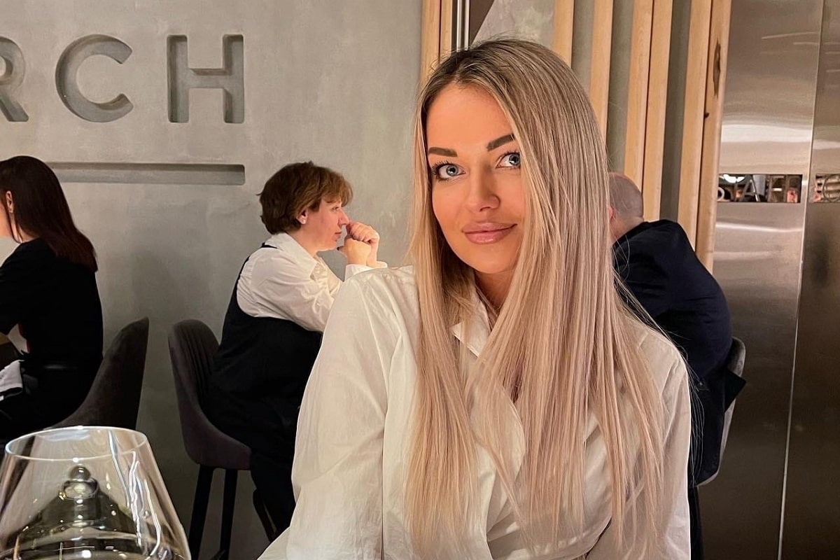 Рабочий задушил проволокой девушку, которая пришла проверять качество ремонта в квартире.

Вину признал. По предварительной версии мотивом убийства стала обида за недооцененные ремонтные работы.