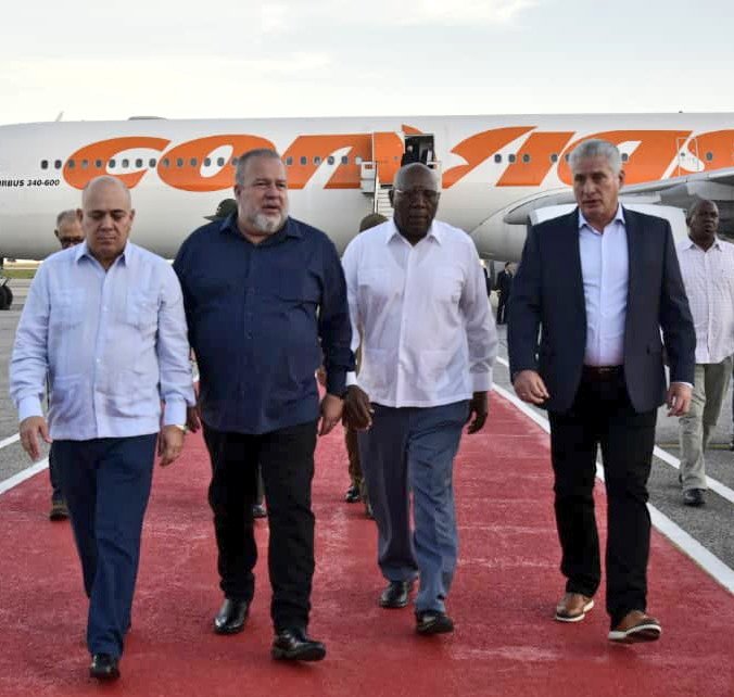El presidente <a href="/DiazCanelB/">Miguel Díaz-Canel Bermúdez</a> ya está en #Cuba. 🇨🇺

Concluye gira por Argelia, Turquía, Rusia y China.

#YoVotoEl27