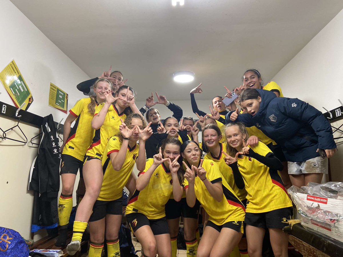 SophieBirkett1's tweet photo. at our game vs spurs this weekend we went from 1-0 down at half time, to a 4-2 win at full time. so proud to call this my team🐝🫶 #football @PDCWFCTrust @JPL_WARRIORS https://t.co/wsXOvlcwKP