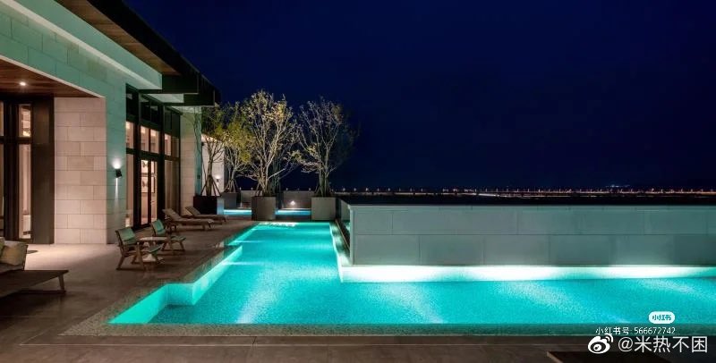 Is there only one big bed in the hotel?
#taekook #kookv