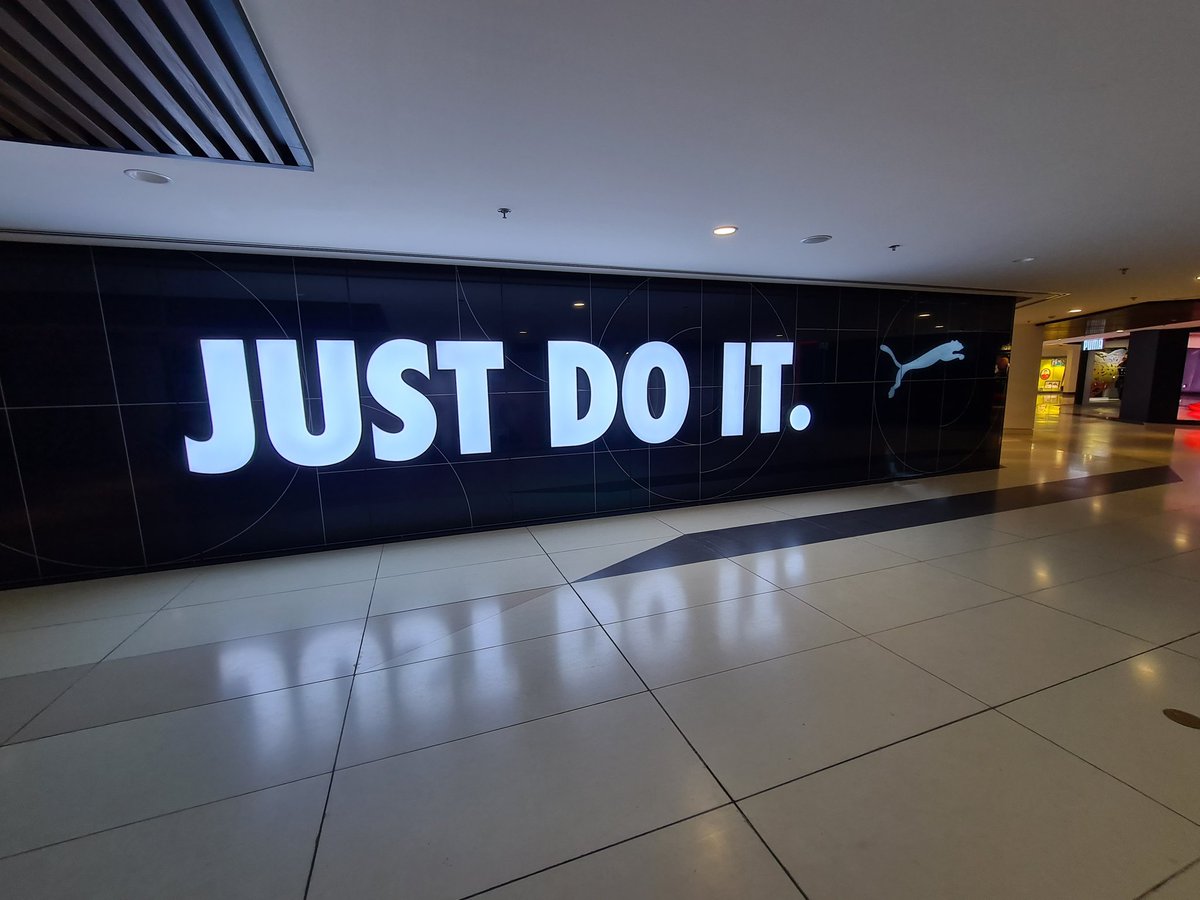 tracer021's tweet photo. Nicely done @PUMA . Hehe

#WhenYouSeeIt @Nike https://t.co/jYEy4u5xsO