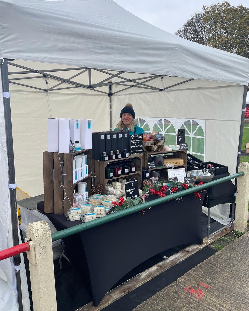 harrogatehcc's tweet photo. There are lots of stalls to browse at our Outdoor Pop up Christmas Market at Harrogate Railway Athletic F.C! Pop down and buy your ticket on the door to enjoy all the festivities🎅🏻 https://t.co/xIfThwgsdh