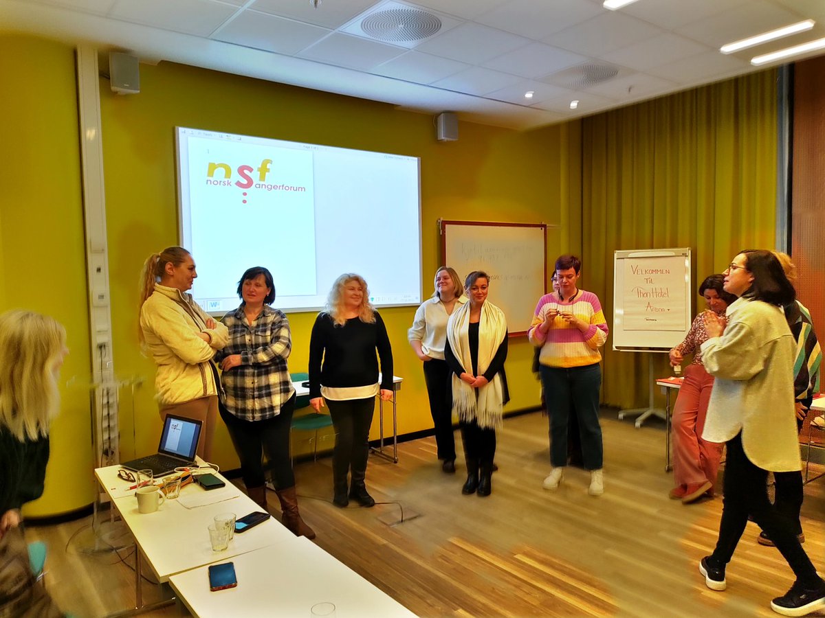 Denne helga har vi jobbet sammen med ukrainske flyktninger som har høyere musikkutdanning. De holder til rundt om i Norge, og vi håper de kan finne jobber i det lokale musikklivet. <a href="/Musikkensstudie/">Musikkens studieforb</a> <a href="/akershusmusikk/">Akershus musikkråd</a>