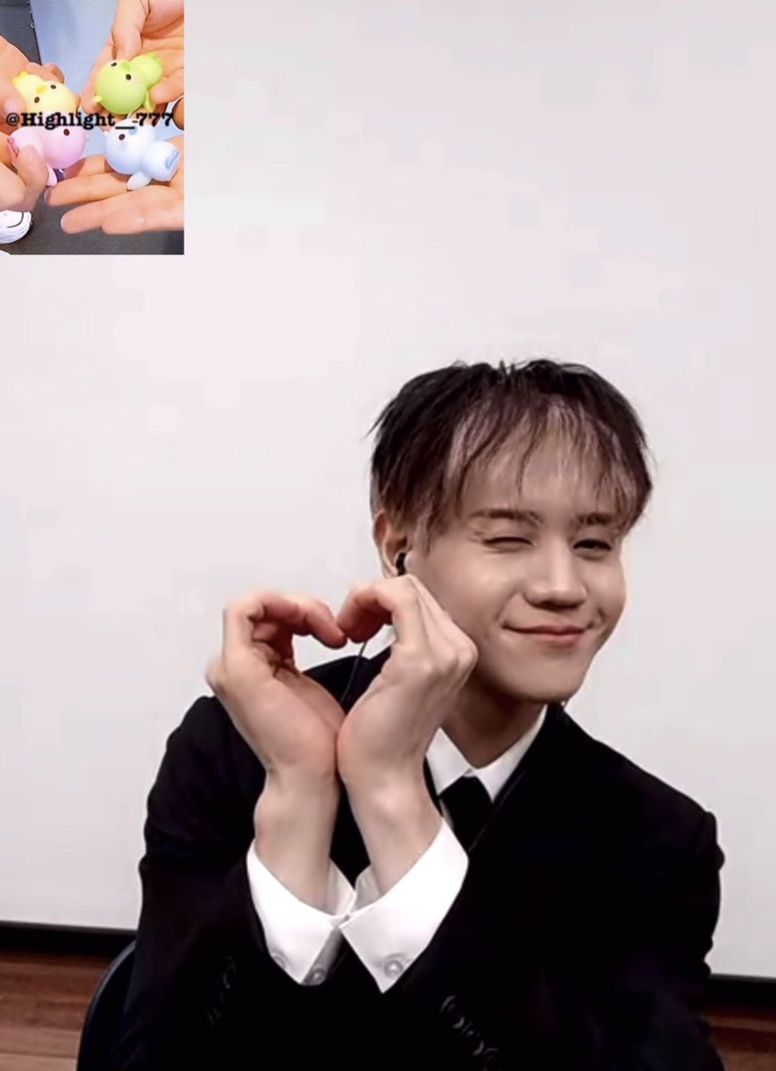 Highlight__777's tweet photo. 221127 조은뮤직 영통 팬싸인회 

하트+윙크 = 🫠🫠🫠🫠🫠🫠🫠 

#하이라이트 #HIGHLIGHT #윤두준 #양요섭 #이기광 #손동운 #영통팬싸 https://t.co/6RAfrqdNY2