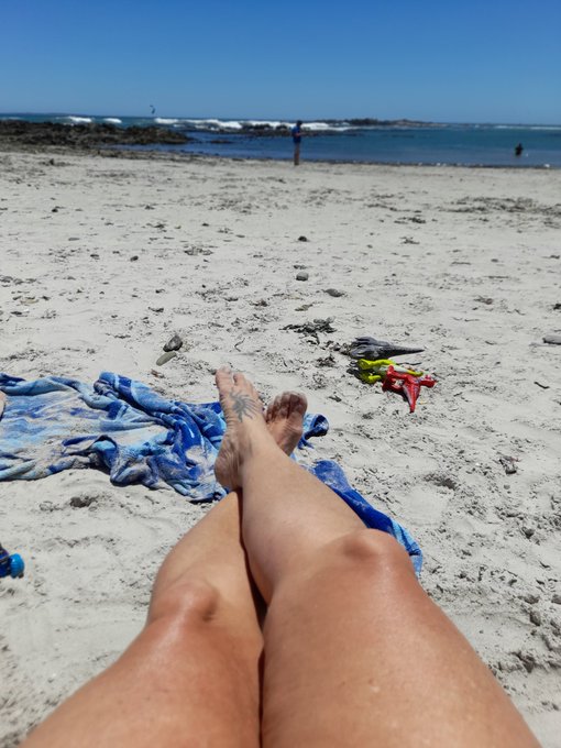 Beach with my boy n baby lolol https://t.co/pGFJ2E5PNl