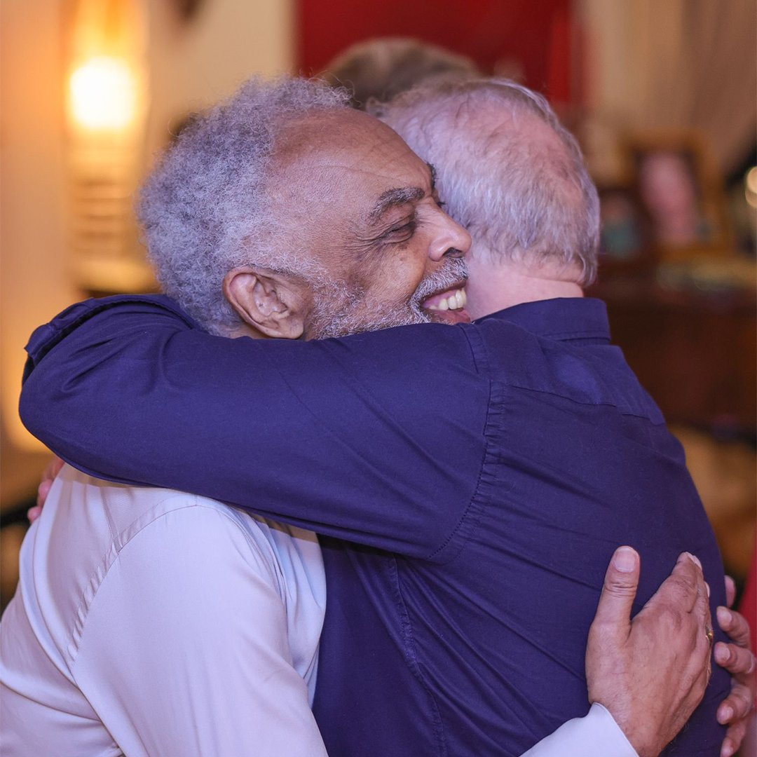 inst_lula's tweet image. Gilberto Gil é gigante. Maior que qualquer ódio ou intolerância. A ele e Flora, todo nosso amor!

📸: Ricardo Stuckert