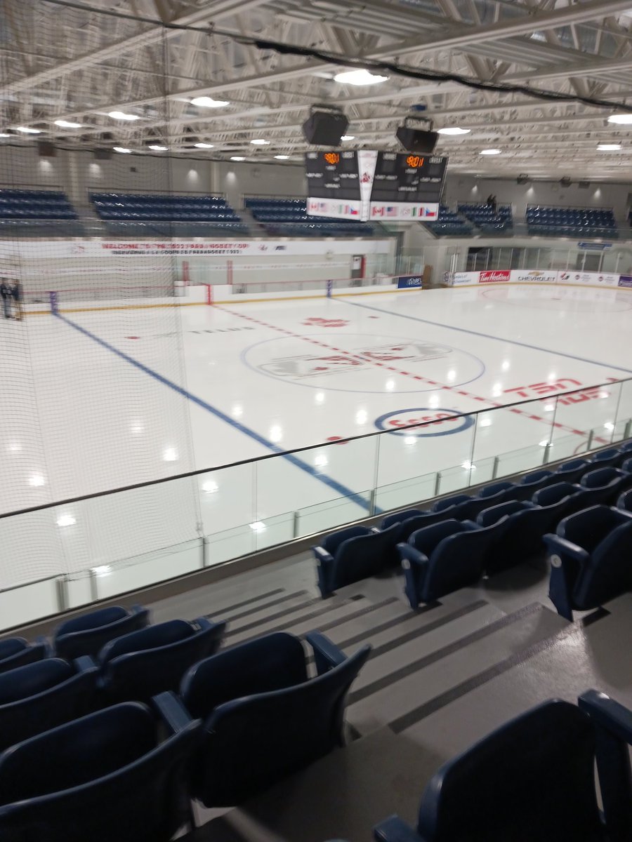 Nothing better then fresh ice we are set and ready here @lclcns for the Para cup