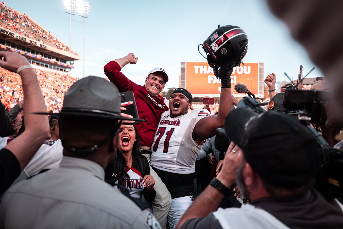 South Carolina Football tweet media