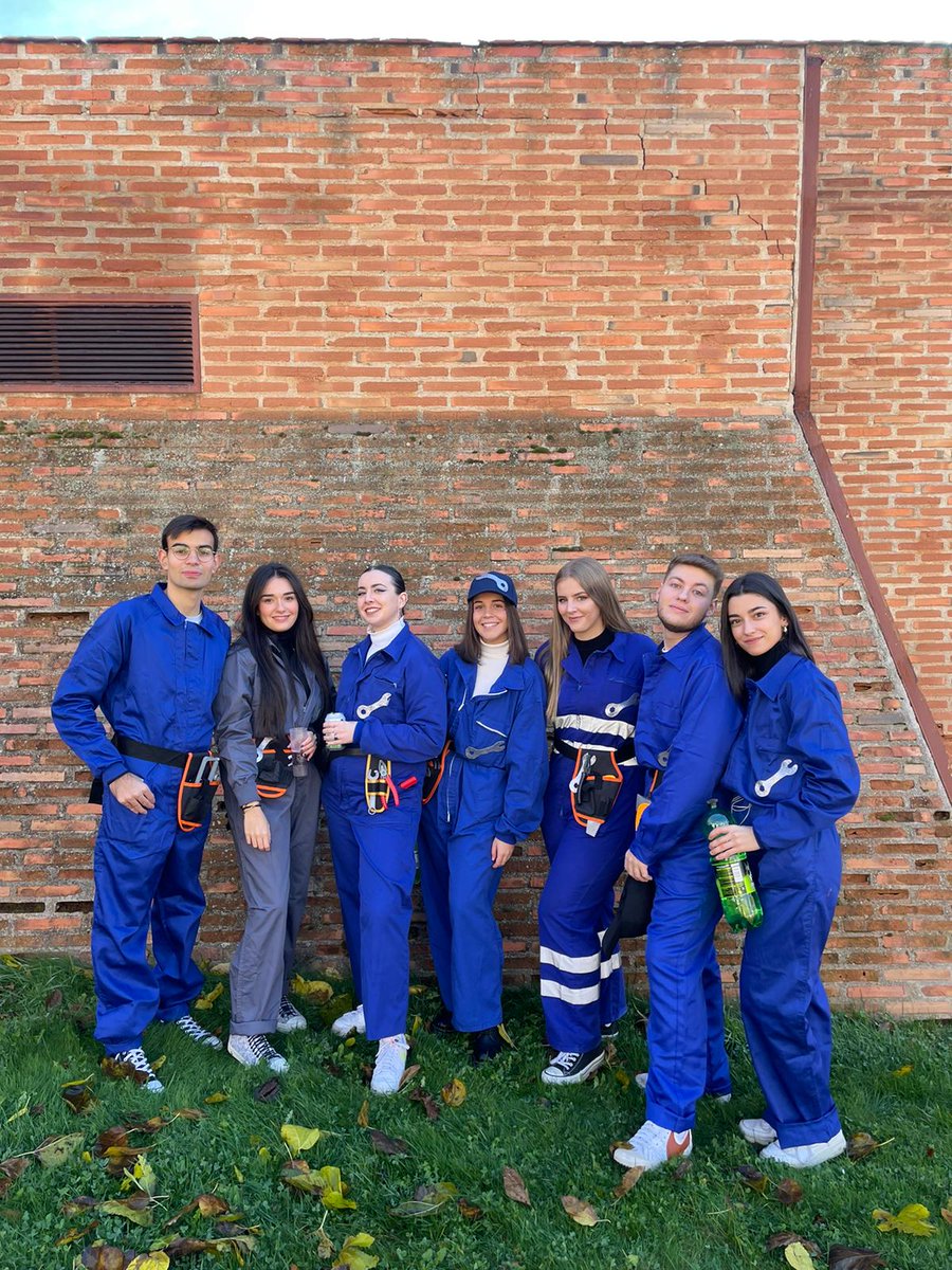 mariiaa024's tweet photo. algo bueno tenía que tener la carrera 🛠️🤙🏼🤍 https://t.co/bAXQmLwER5