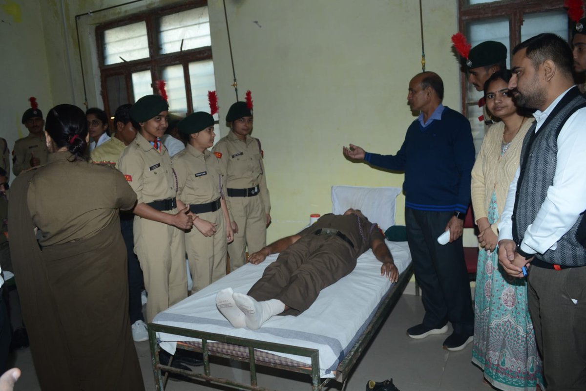 NccDteMPCG's tweet photo. #NCCdayCeleb
#NCCactivity
A mega blood donation drive to commemorate 75th Year of Raising of NCC was conducted by the Units inShivpuri,Datia, SheopurjGuna/Gwalior Gp/MP&CG Dte.This drive was in collaboration with District Hospital,Shivpuri and HDFC Bank.
@HQ_DG_NCC
@PRODefNgp https://t.co/frtdPRyAhq