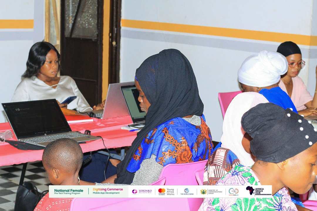 AfricaSkillsHub's tweet image. The National Female Pre-Tech training in #DigitizingCommerce got underway this week.
Trainees learned about wireframing and UX/UI.
To compare the various User Interfaces, they were also shown popular web forms (UX). 

#pretechskills