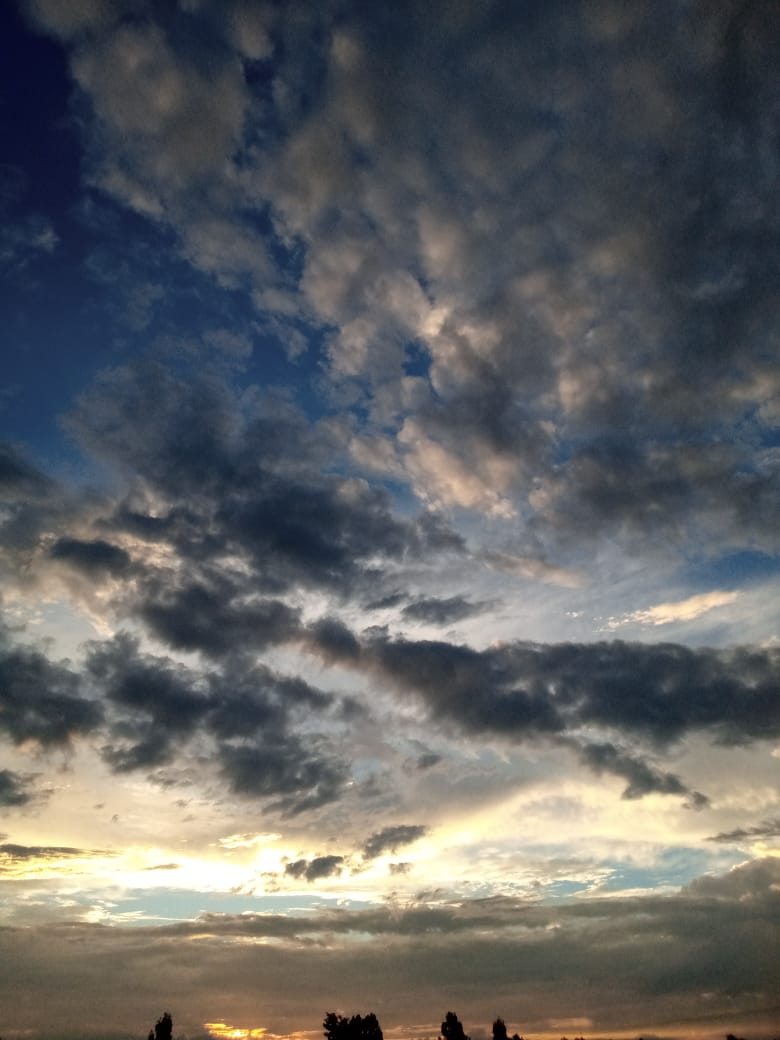 views_Icon's tweet image. Cloudes With Sunset