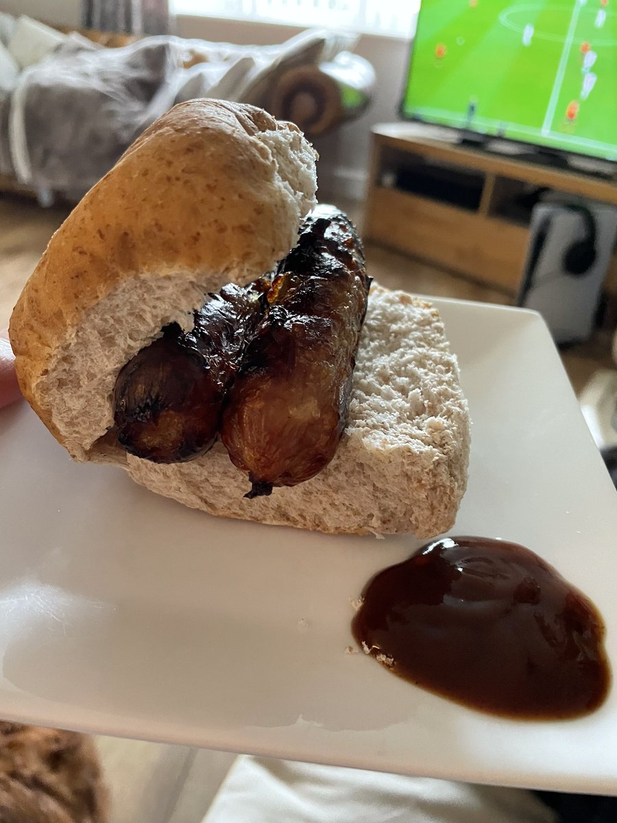 Daveconway123's tweet photo. #Splodge
*Sausages cooked drizzled in honey btw https://t.co/rywUMOriie