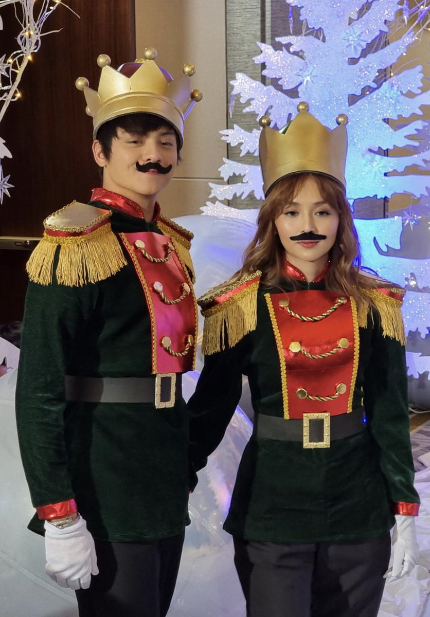 k4thwaii's tweet photo. pinanindigan nila yung king and queen title nila eh bakit ba https://t.co/CW42LUiQJj